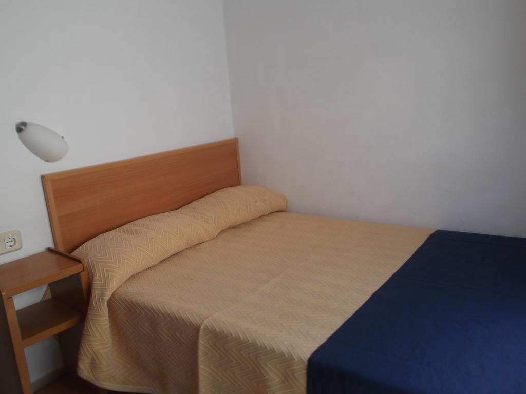 Hostal Sant Jordi Тосса-де-Мар Номер фото