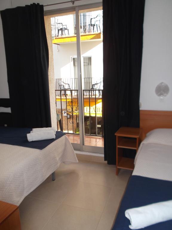 Hostal Sant Jordi Тосса-де-Мар Номер фото