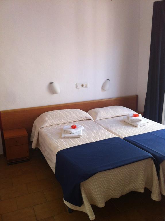 Hostal Sant Jordi Тосса-де-Мар Экстерьер фото